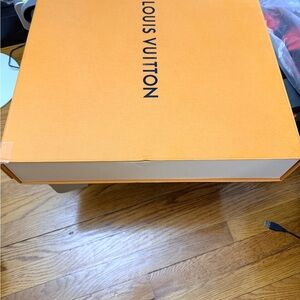 Louis Vuitton Signature empty Box